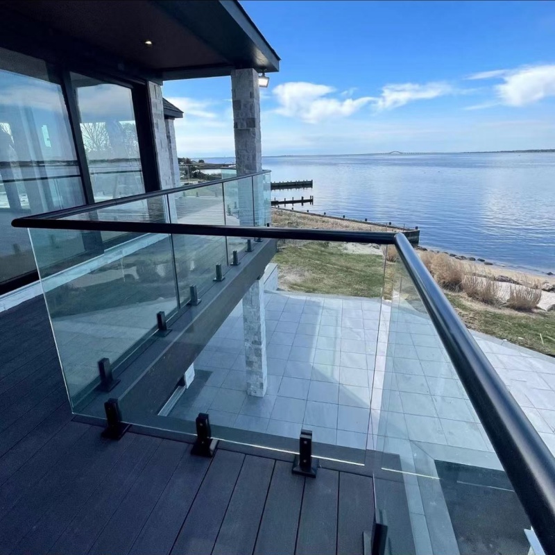 Balcony railings